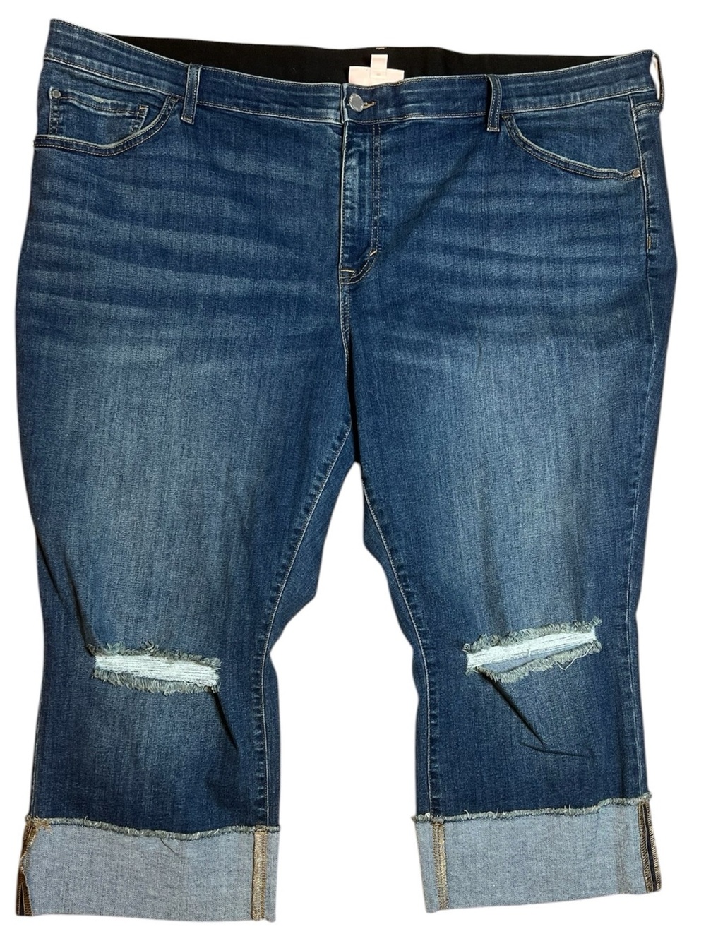 EVRI medium wash denim cuffed capri length jeans size 26W